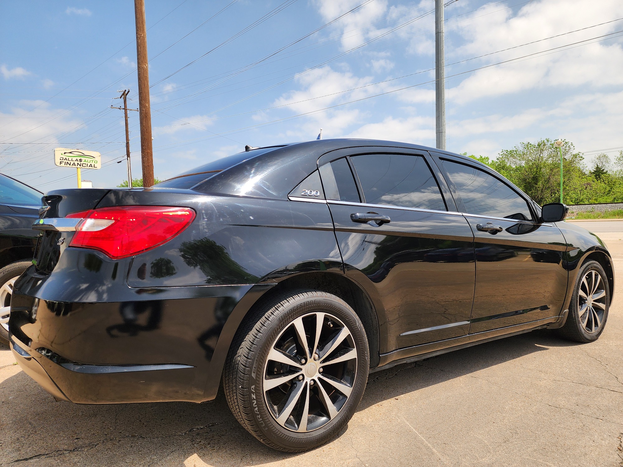 2013 BLACK Chrysler 200 Touring (1C3CCBBB2DN) with an 2.4L L4 DOHC 16V engine, 6-Speed Automatic transmission, located at 2660 S.Garland Avenue, Garland, TX, 75041, (469) 298-3118, 32.885387, -96.656776 - Photo #3